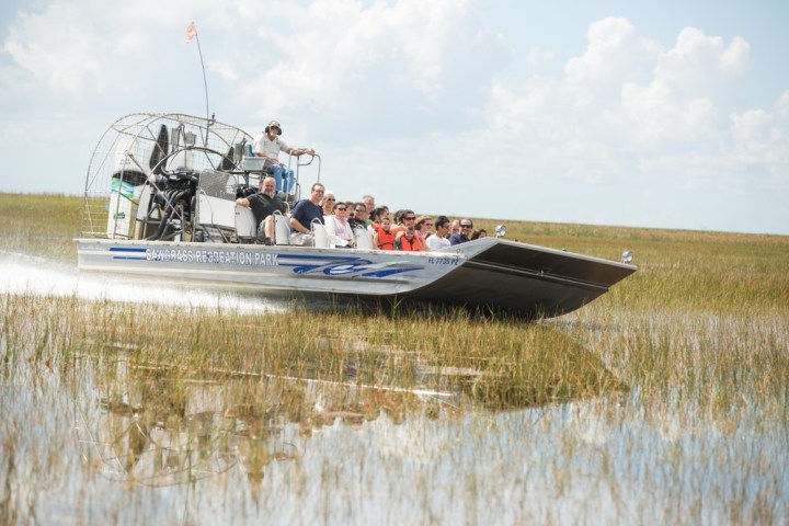 a small boat in a body of water